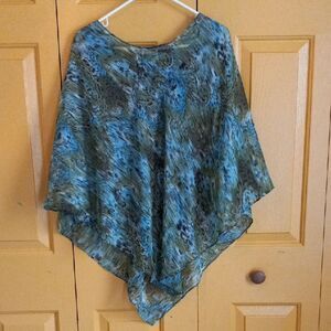 Elegant Blue and Green Women's Top